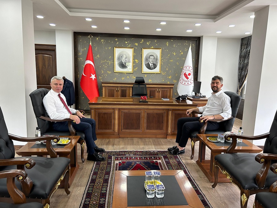 Sapanca Belediye Başkanı Sayın Nihat Arda ŞAHİN Kaymakamımız Sayın Şaban Arda YAZICI'yı Makamında Ziyaret Etti